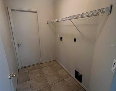 33 Orlando Boulevard - Photo Thumbnail 18