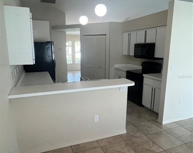 33 Orlando Boulevard - Photo Thumbnail 4