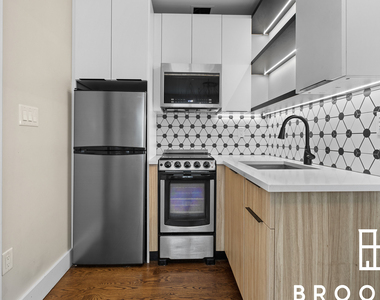 659 Hancock St - Photo Thumbnail 4