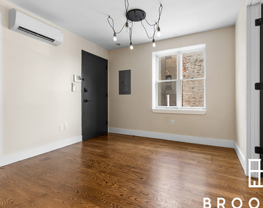 659 Hancock St - Photo Thumbnail 5