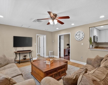 2755 S East Avenue - Photo Thumbnail 6