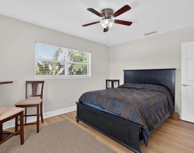 2755 S East Avenue - Photo Thumbnail 15