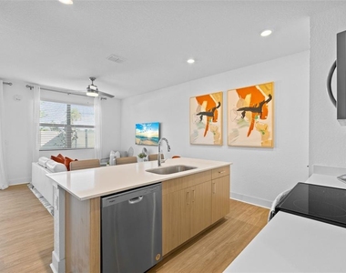 14551 Stellar Place - Photo Thumbnail 4
