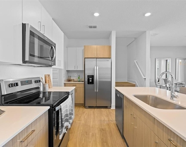 14551 Stellar Place - Photo Thumbnail 7