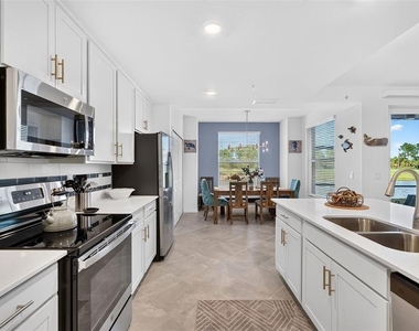 12440 Wellen Golf Street - Photo Thumbnail 13