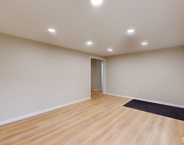 16 Arrow Street - Photo Thumbnail 8