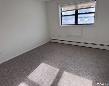 544 Tolland Street - Photo Thumbnail 3