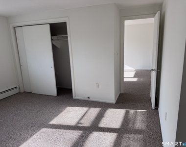 544 Tolland Street - Photo Thumbnail 5