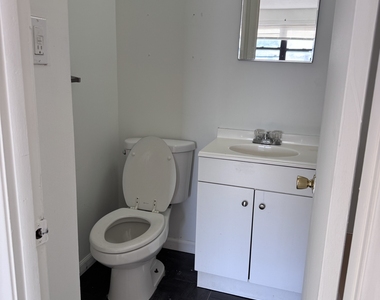 544 Tolland Street - Photo Thumbnail 7