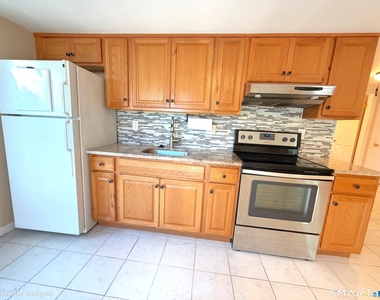 25 Railroad Avenue - Photo Thumbnail 5