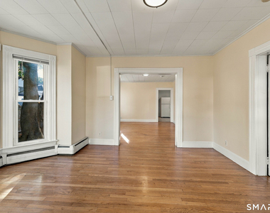 31 Wolcott Avenue - Photo Thumbnail 3