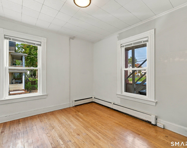31 Wolcott Avenue - Photo Thumbnail 5