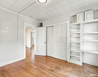 31 Wolcott Avenue - Photo Thumbnail 6