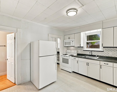31 Wolcott Avenue - Photo Thumbnail 12