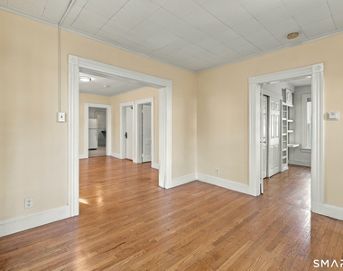 31 Wolcott Avenue - Photo Thumbnail 4