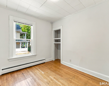 31 Wolcott Avenue - Photo Thumbnail 10