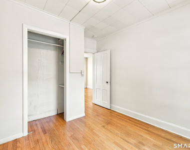 31 Wolcott Avenue - Photo Thumbnail 11