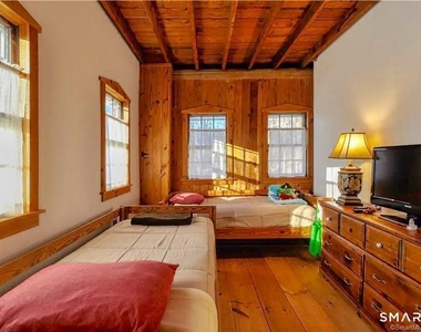 451 Main Street - Photo Thumbnail 14