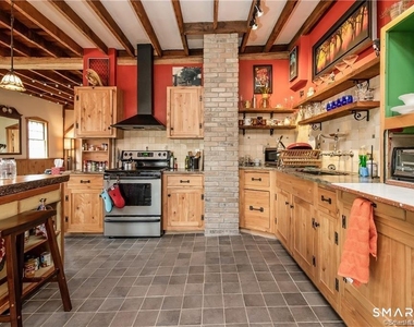 451 Main Street - Photo Thumbnail 8