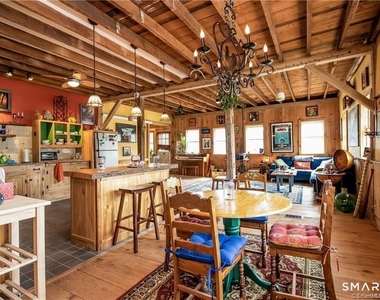 451 Main Street - Photo Thumbnail 10