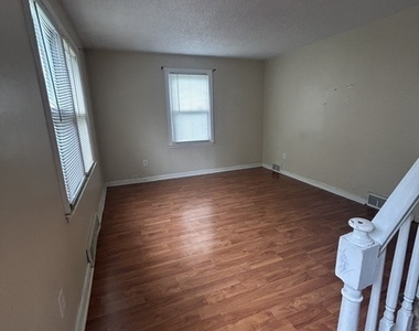 42 Girard Avenue - Photo Thumbnail 18