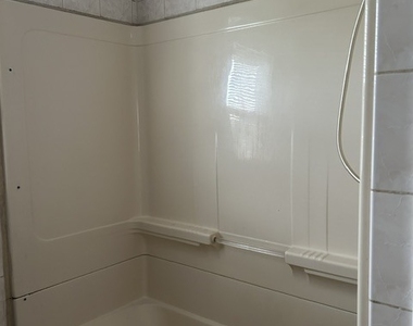 42 Girard Avenue - Photo Thumbnail 12
