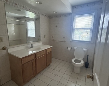 42 Girard Avenue - Photo Thumbnail 11