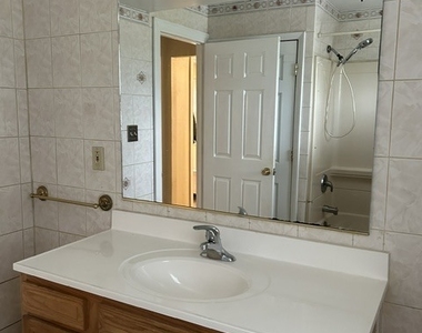 42 Girard Avenue - Photo Thumbnail 10