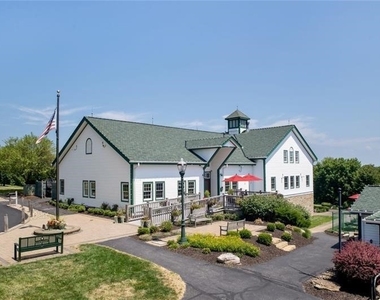 203 Northglen Court - Photo Thumbnail 12