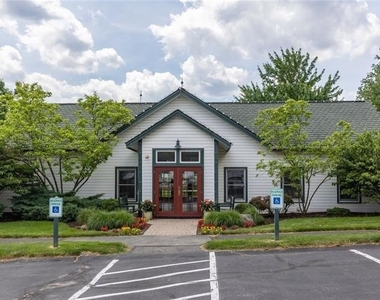 203 Northglen Court - Photo Thumbnail 17