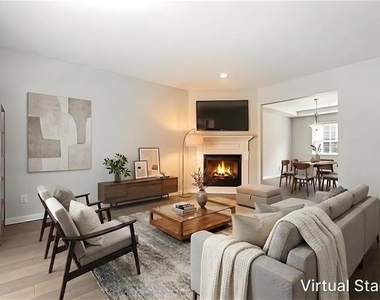 203 Northglen Court - Photo Thumbnail 3