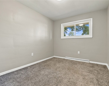 180 Highland Drive - Photo Thumbnail 17