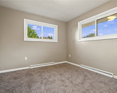 180 Highland Drive - Photo Thumbnail 15