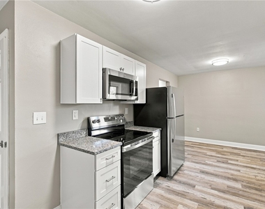 180 Highland Drive - Photo Thumbnail 8