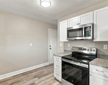 180 Highland Drive - Photo Thumbnail 7