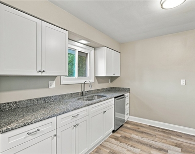 180 Highland Drive - Photo Thumbnail 5