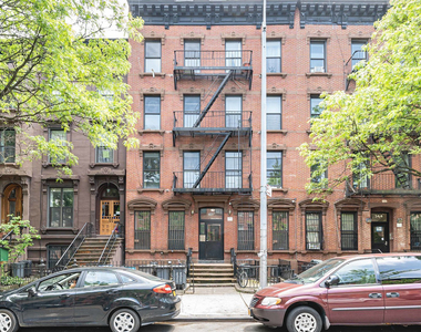 /346 Gates Ave - Photo Thumbnail 4