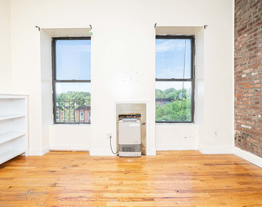 /346 Gates Ave - Photo Thumbnail 1