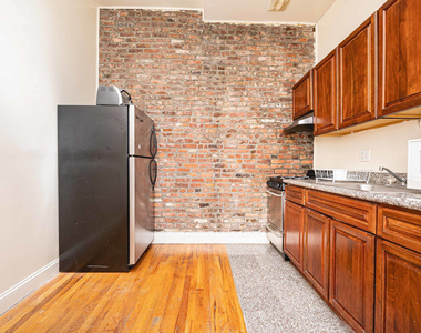 /346 Gates Ave - Photo Thumbnail 6