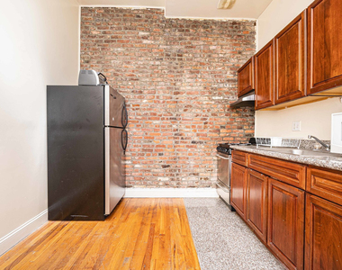 /346 Gates Ave - Photo Thumbnail 5