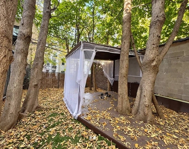 565 Saint Johns Pl - Photo Thumbnail 6
