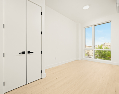 733 Lincoln Pl - Photo Thumbnail 9
