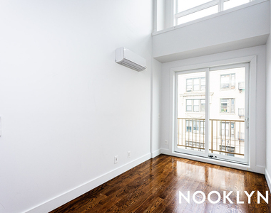 85 Graham Ave - Photo Thumbnail 10
