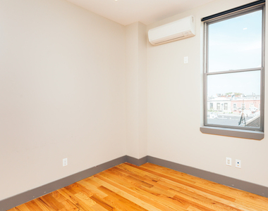 337 Melrose St - Photo Thumbnail 18