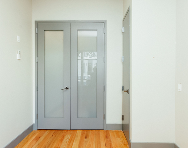 337 Melrose St - Photo Thumbnail 19