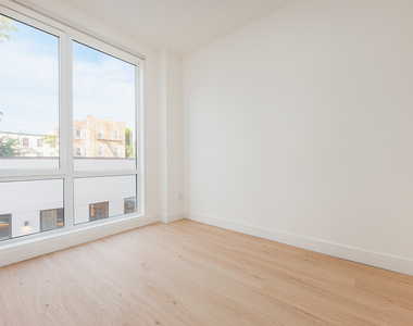733 Lincoln Pl - Photo Thumbnail 1