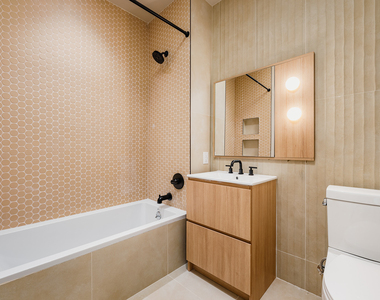 733 Lincoln Pl - Photo Thumbnail 3