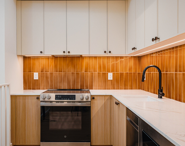733 Lincoln Pl - Photo Thumbnail 1