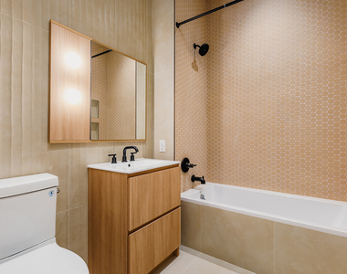 733 Lincoln Pl - Photo Thumbnail 3