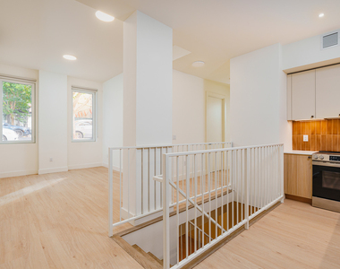 733 Lincoln Pl - Photo Thumbnail 4